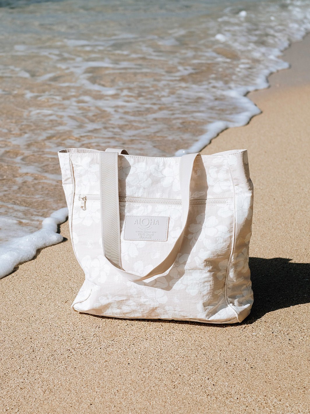 Aloha Collection Puakenikeni Distressed Daily Tote – T&C Surf Designs Aloha Collection Puakenikeni Distressed Daily Tote – T&C Surf Designs