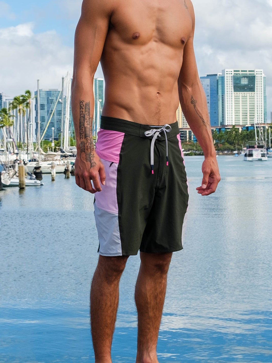 T&C Surf Designs Europe Split 20" Boardshort,