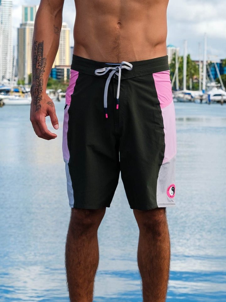 T&C Surf Designs Europe Split 20" Boardshort,