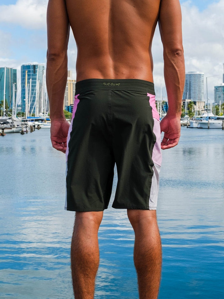 T&C Surf Designs Europe Split 20" Boardshort,