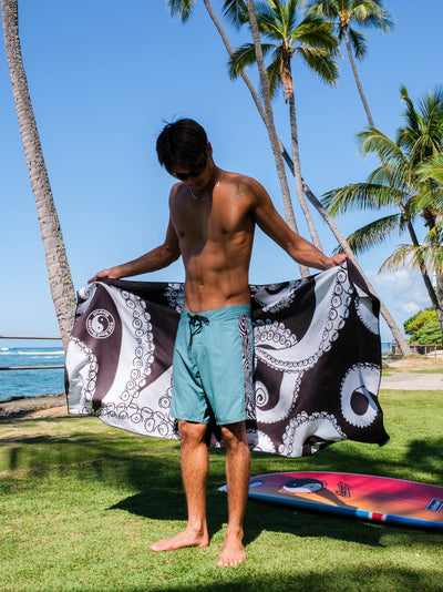 T&C Surf Designs T&C Surf Sucker Microfiber Towel, 