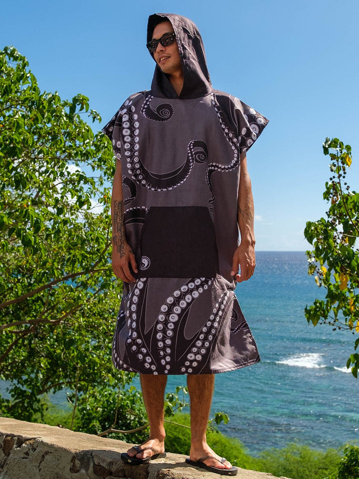 T&C Surf Designs Takoyaki Poncho,