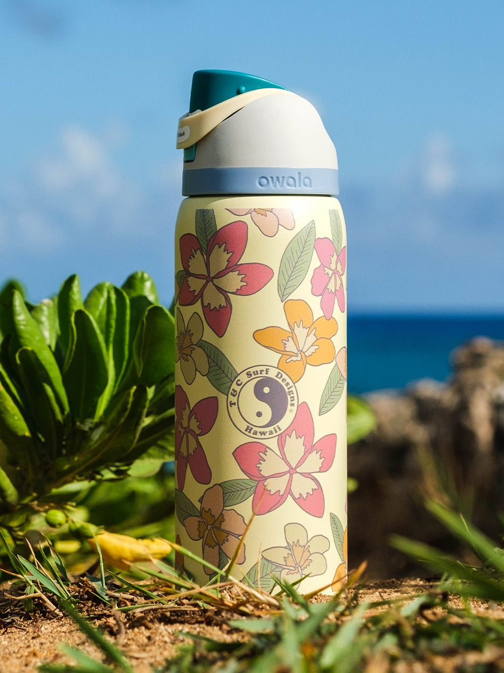 T&C Surf Designs T&C Surf 32 oz Plumeria Owala,