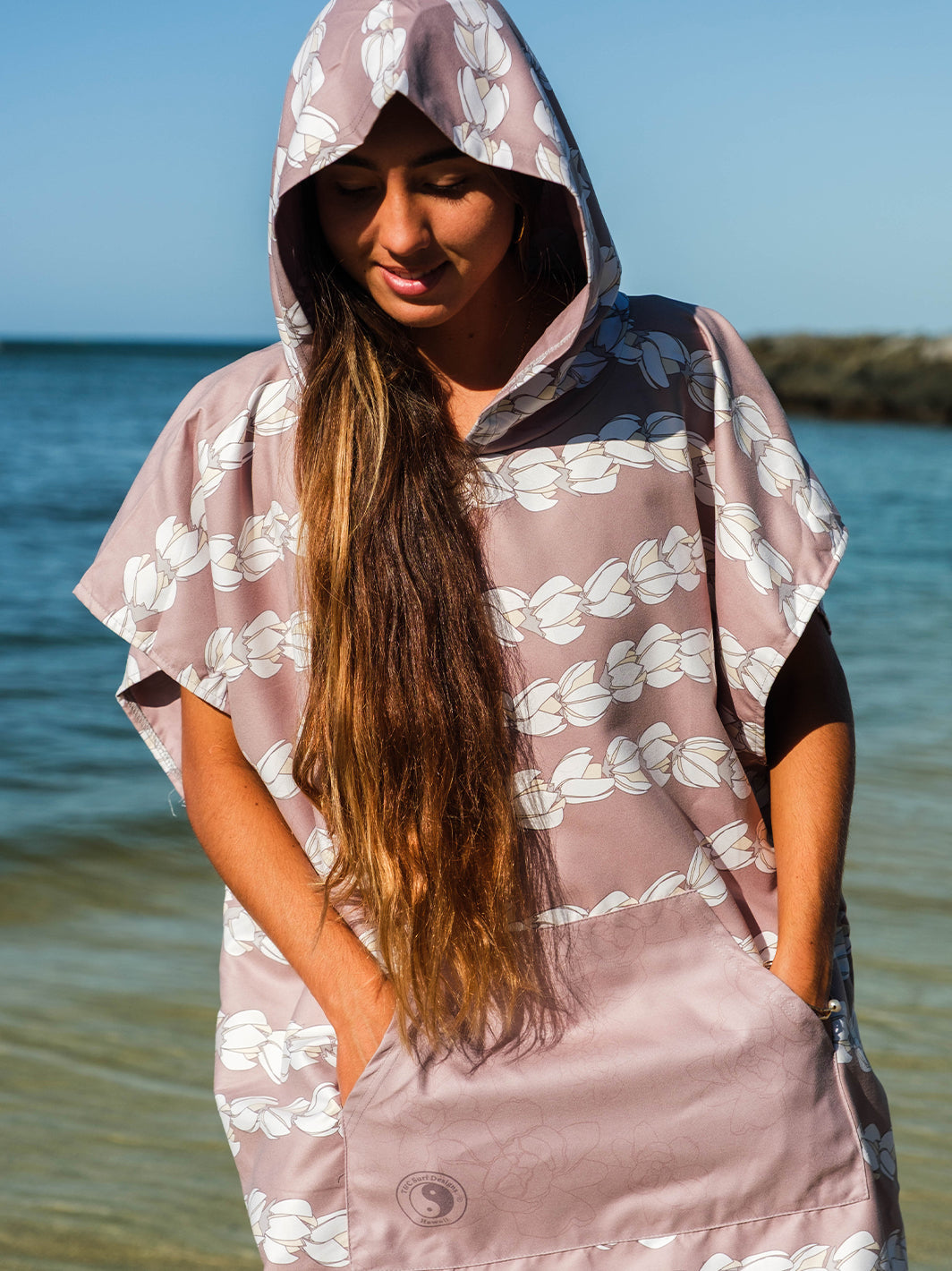 T&C Surf Designs Pikake Pearl Poncho,