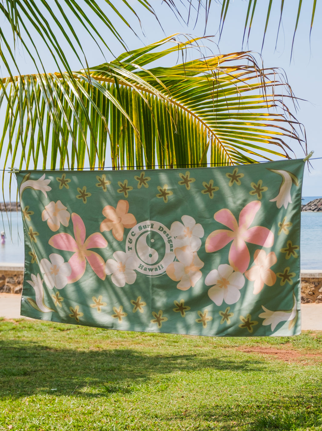 T&C Surf Designs Puaonaona Frame Microfiber Towel,
