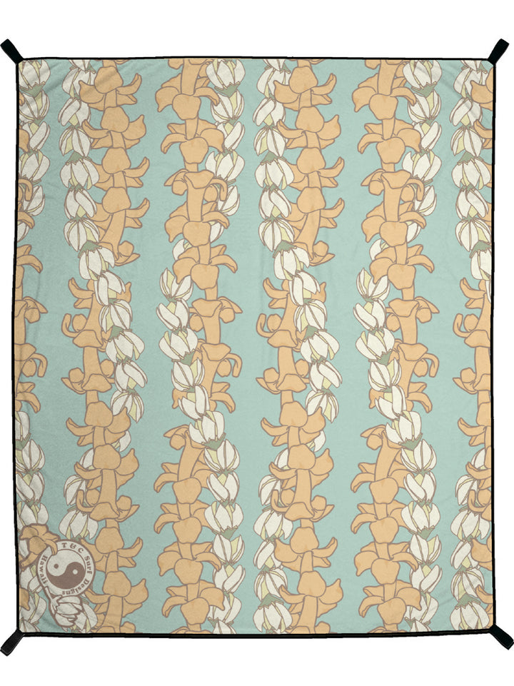 T&C Surf Designs Lei Twist Microfiber Towel Blanket,
