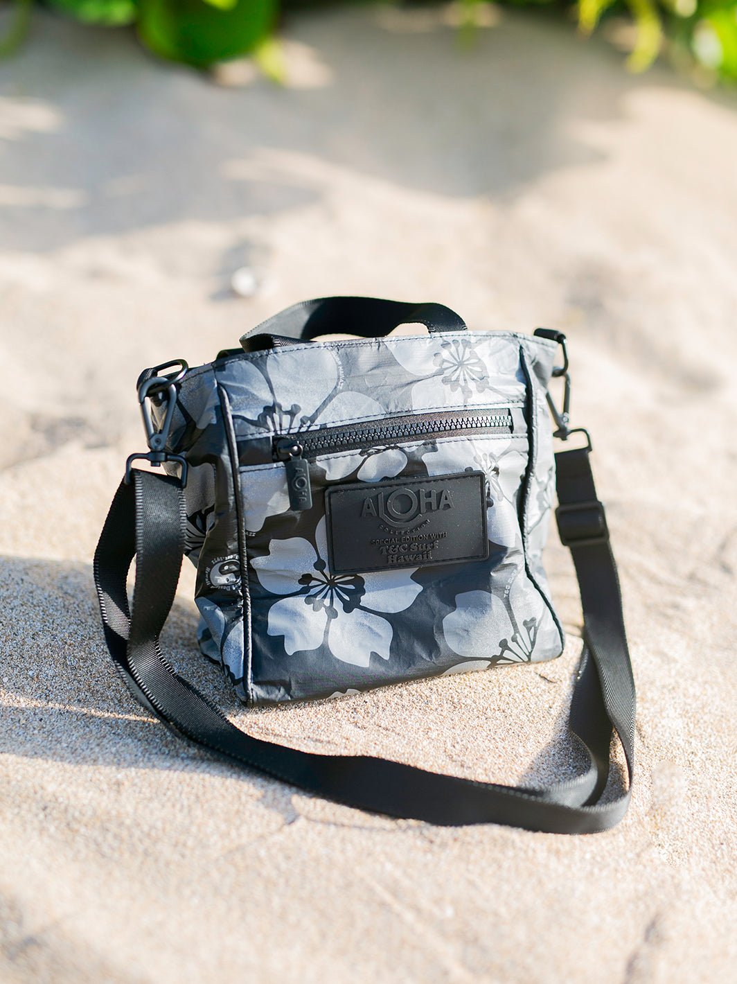 T&C Surf x Aloha Collection Throwback Sakura Day Crossbody – T&C