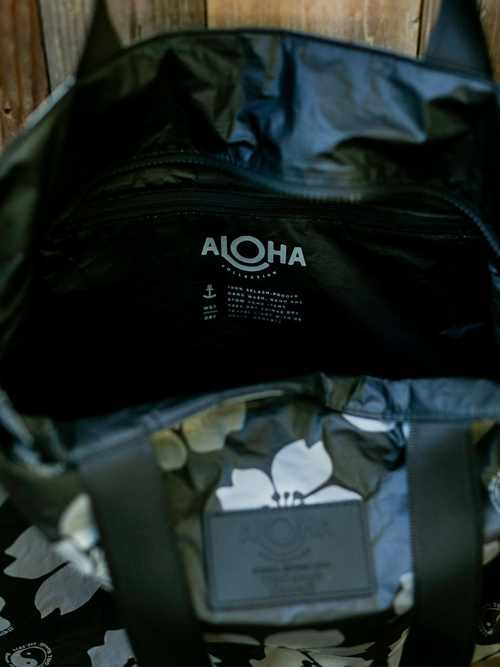 T&C Surf Designs T&C Surf x Aloha Collection Throwback Sakura Day Tripper Bag,
