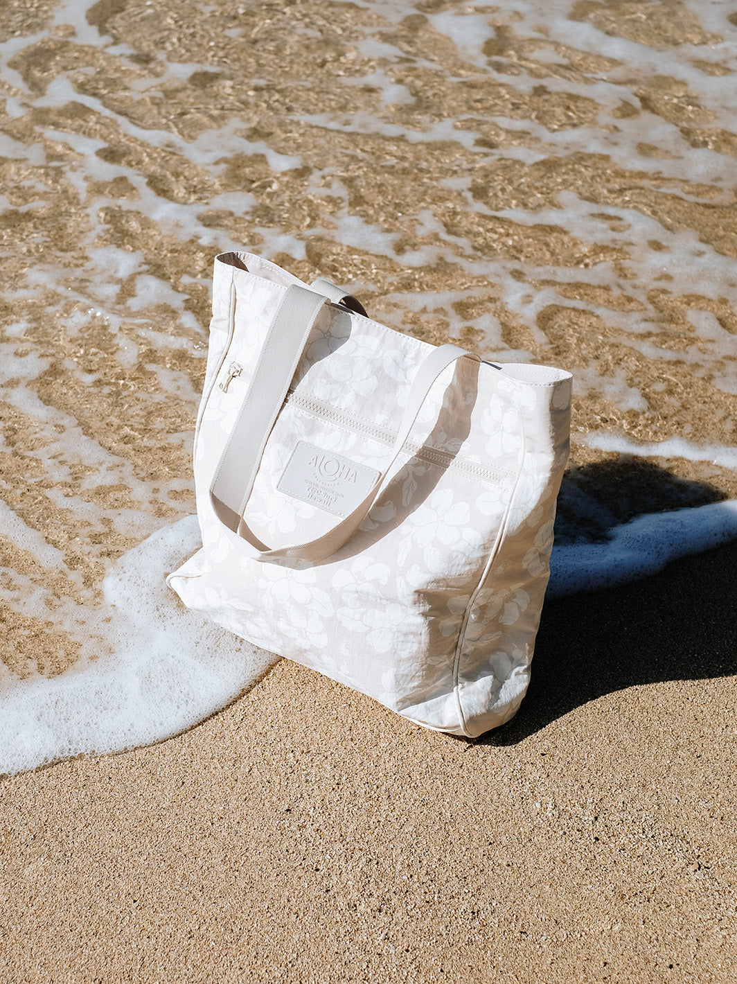 Aloha Collection Puakenikeni Distressed Go To Tote