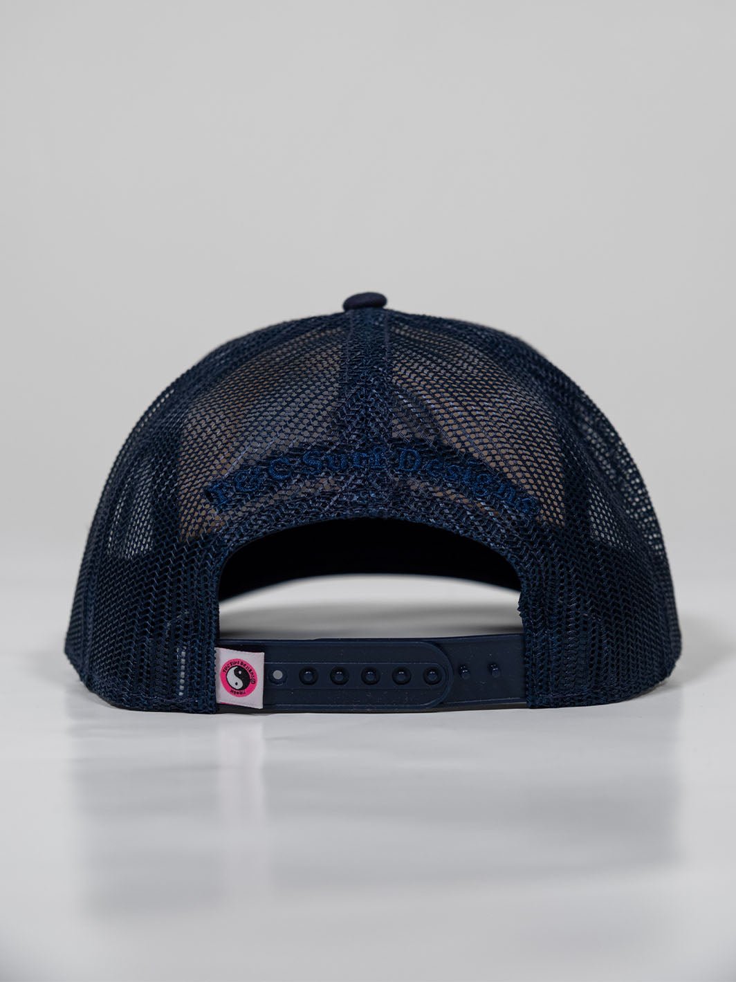 T&C Surf Designs Europe Yin Yang Bicolor Trucker Cap,