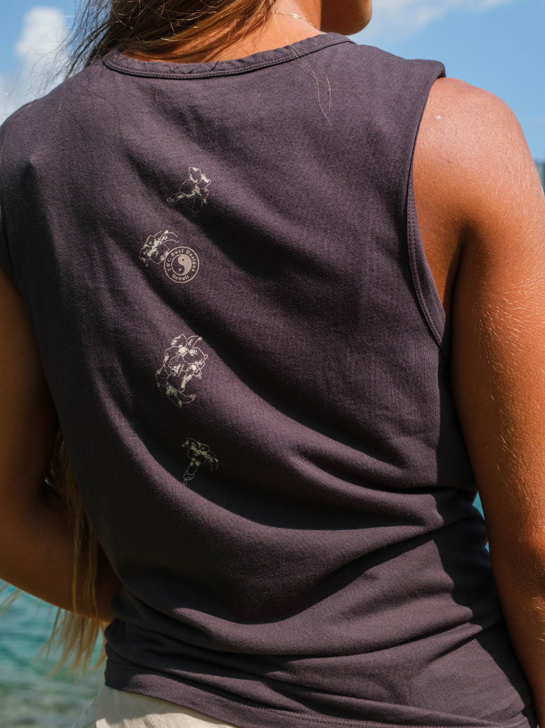 T&C Surf Designs Simple Puakeni Lei Muscle Tank,