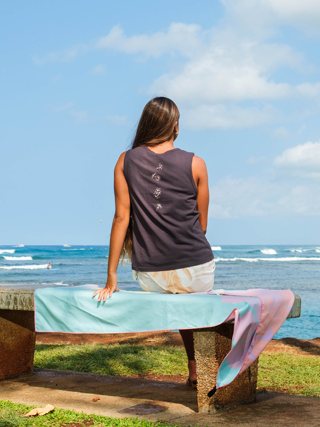 T&C Surf Designs Simple Puakeni Lei Muscle Tank,
