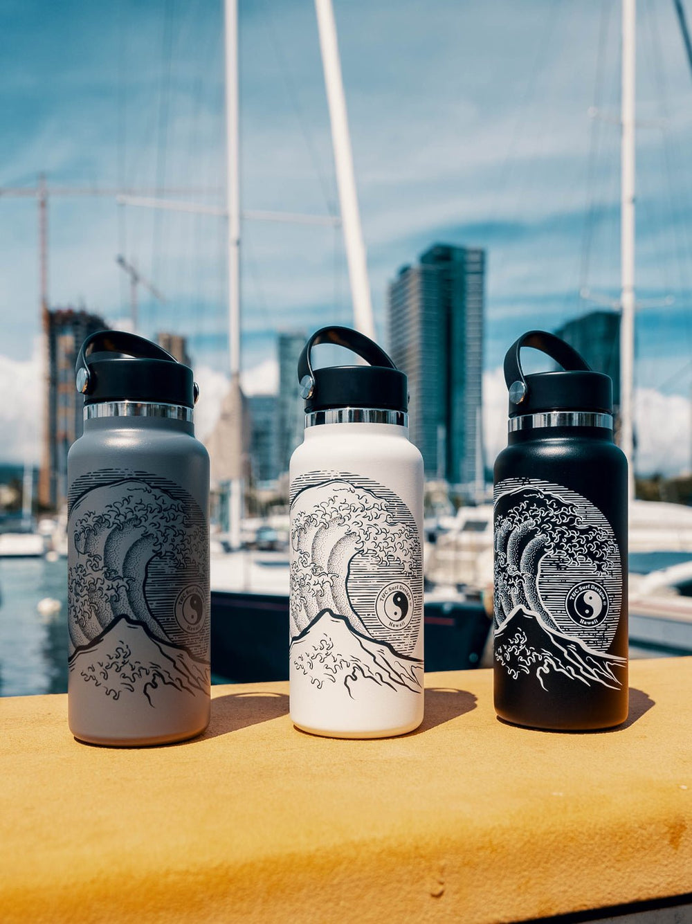 T&C Surf Designs T&C Surf 32 oz Stoked Hokusai Hydro Flask, 